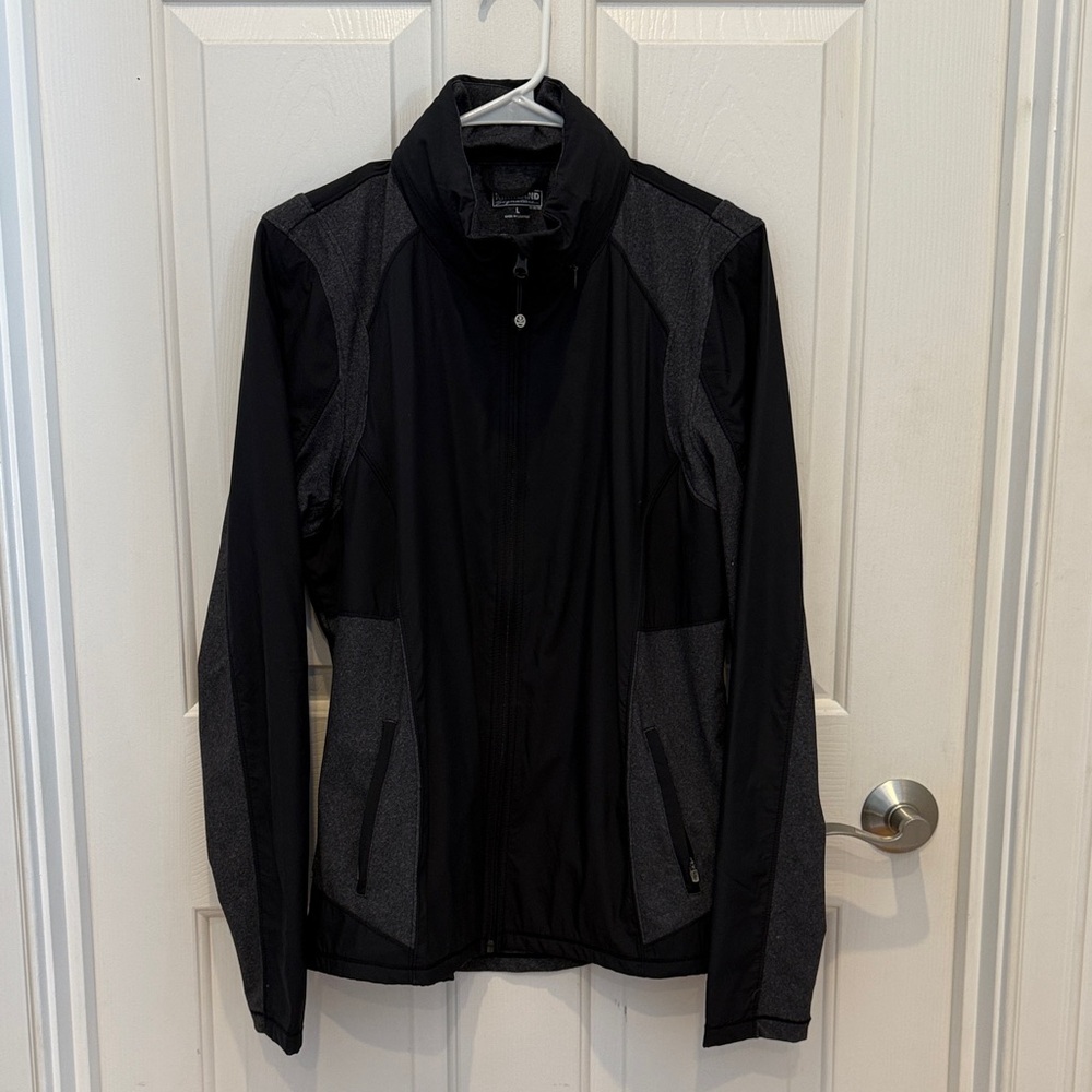 Kirkland Women's Black and Gray Jacket